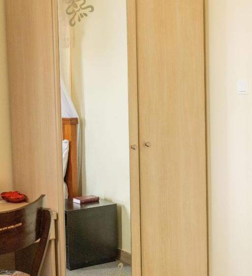 اتاق استاندارد, Sun City Hotel & Amuzement Park Soroti