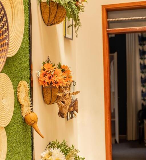 اتاق لوکس, Sun City Hotel & Amuzement Park Soroti