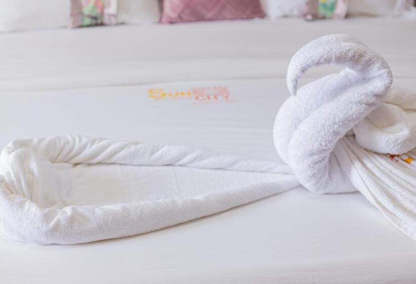 اتاق لوکس با تخت بزرگ, Sun City Hotel & Amuzement Park Soroti