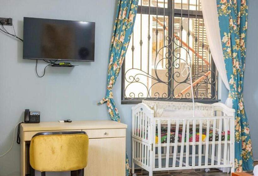 اتاق خانوادگی با چشم‌انداز باغ, Sun City Hotel & Amuzement Park Soroti