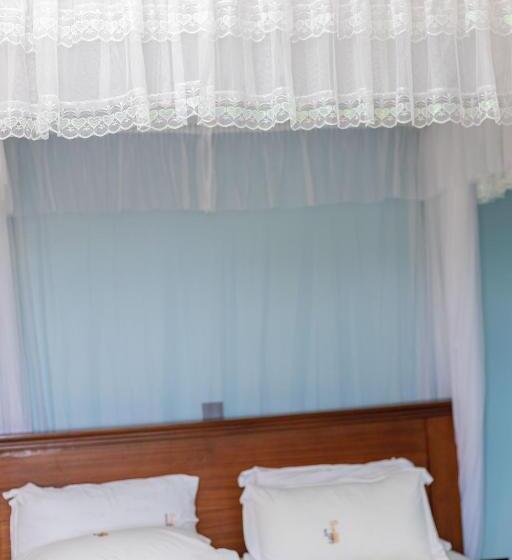 اتاق خانوادگی با چشم‌انداز باغ, Sun City Hotel & Amuzement Park Soroti