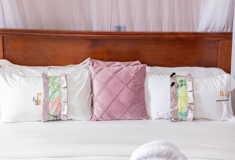 اتاق خانوادگی, Sun City Hotel & Amuzement Park Soroti