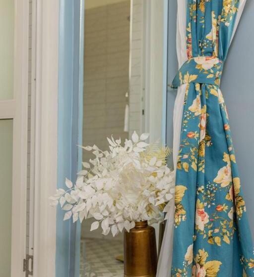 سوییت با چشم‌انداز استخر, Sun City Hotel & Amuzement Park Soroti