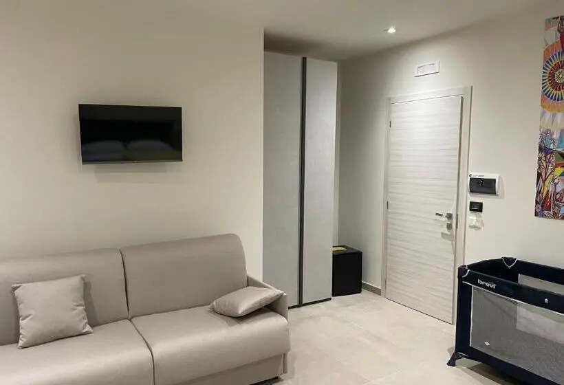 スタンダード4人部屋, Maraneri Rooms