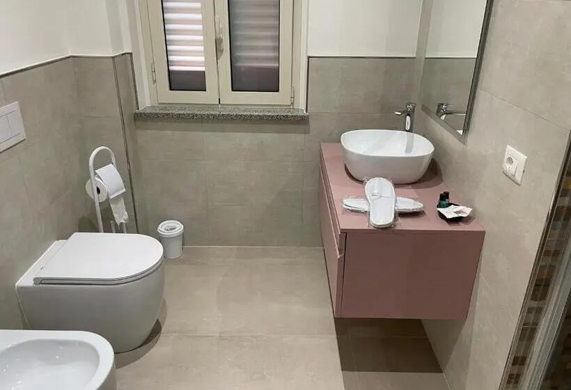 スタンダード4人部屋, Maraneri Rooms