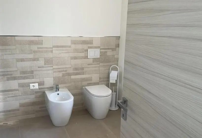 スタンダードトリプルルーム, Maraneri Rooms
