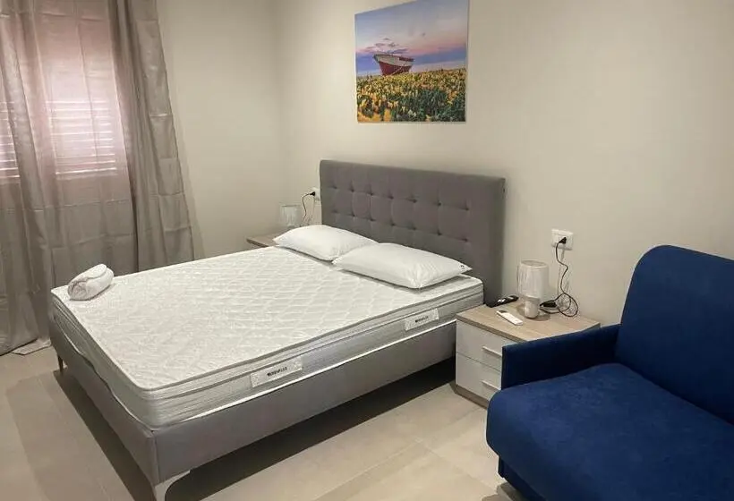 スタンダードトリプルルーム, Maraneri Rooms