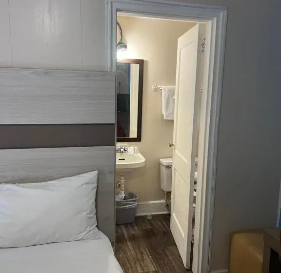 スタンダードスタジオ, Turbeville Inn & Suites I95