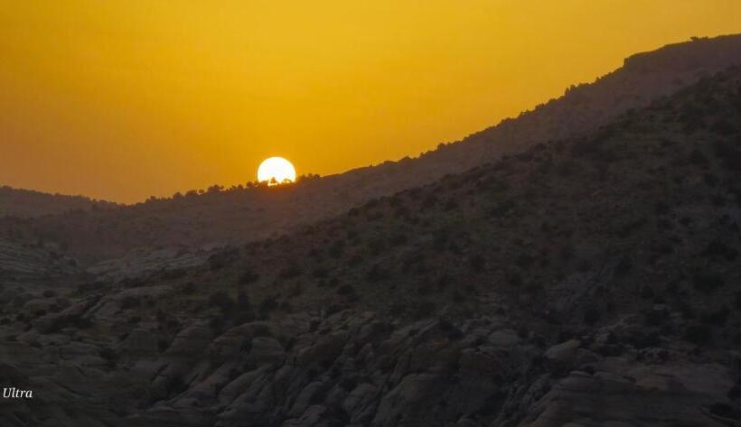 اتاق استاندارد با چشم‌انداز کوهستان, Dana Horizon