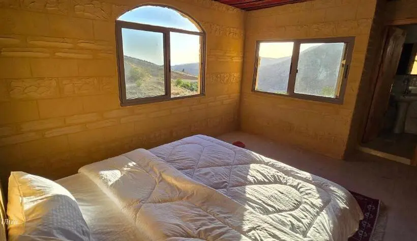 اتاق استاندارد با چشمانداز کوهستان, Dana Horizon