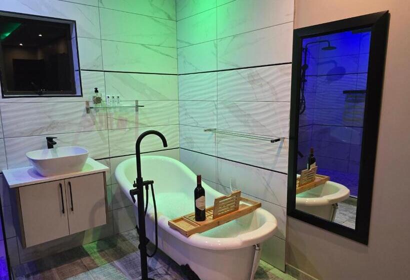Президентский Люкс, Nyamankulu Guest Lodge