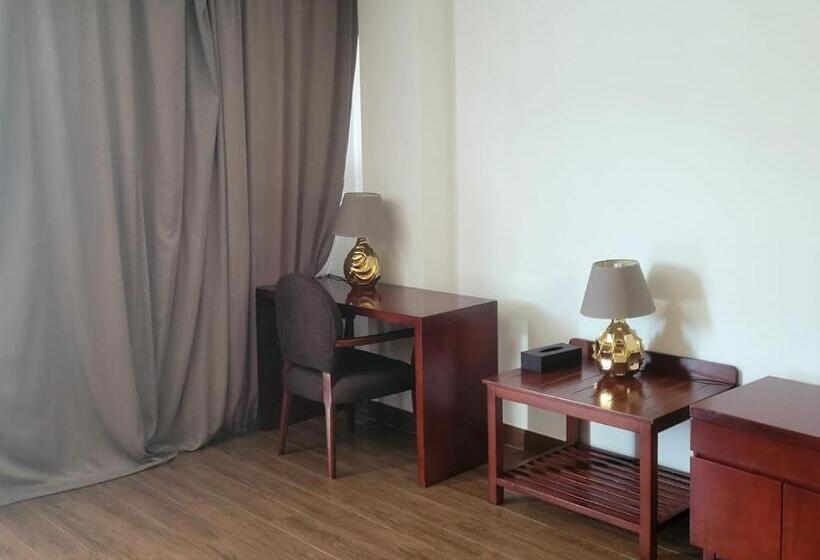 استودیو استاندارد با تراس, King S Ocean & City View Suites
