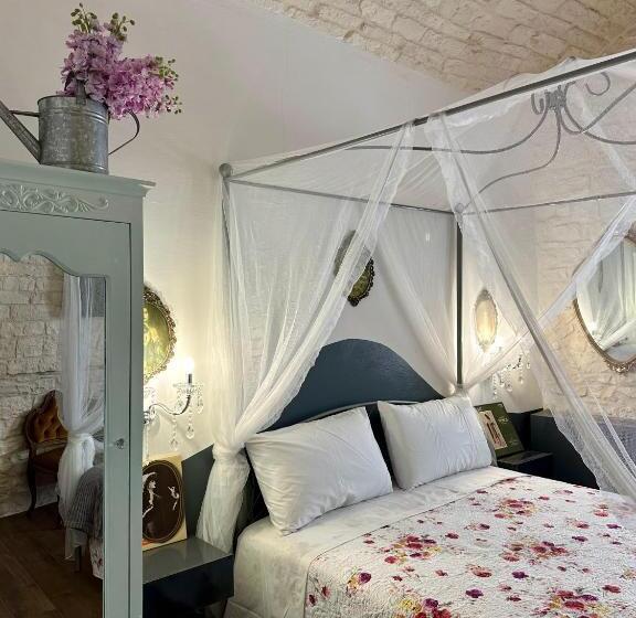 标准间, Operà B&b