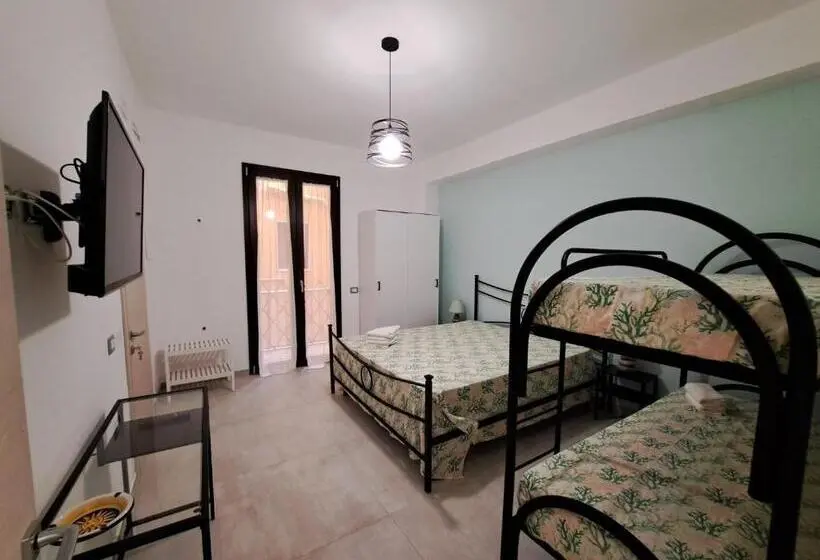 スタンダード４人部屋, A Valata Apartments