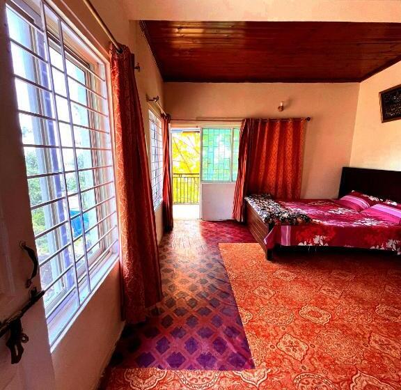 اتاق استاندارد با بالکن, Gold N Silver Inn Nathia Gali