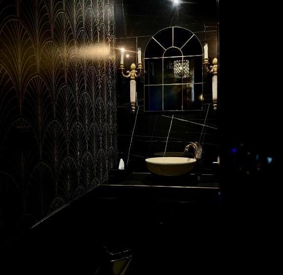 جناح, Teresa B&d   The Unconventional House