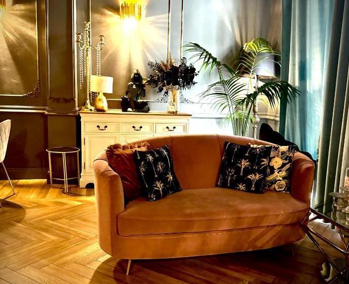 جناح, Teresa B&d   The Unconventional House