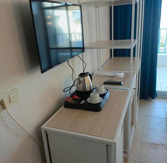 Номер Стандарт с Балконом, Mia Hill Suites
