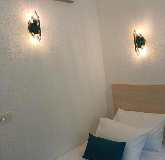 اتاق استاندارد سه تخته با چشمانداز, Mia Hill Suites