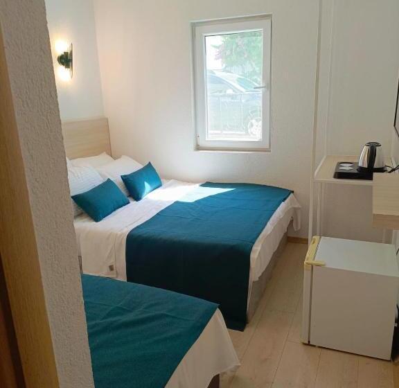 اتاق استاندارد سه تخته با چشمانداز, Mia Hill Suites