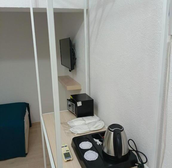 Economy Triple Room, Mia Hill Suites