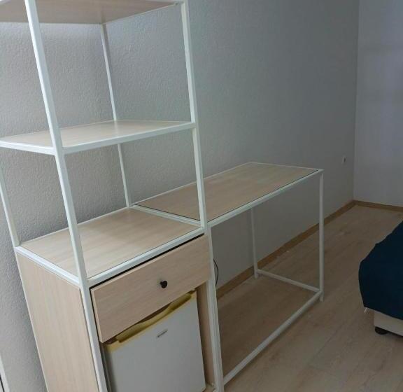 Economy Triple Room, Mia Hill Suites