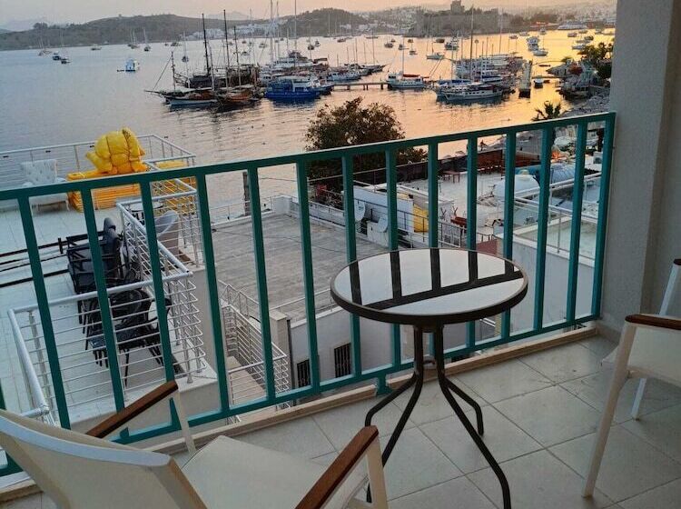 اتاق استاندارد با چشمانداز دریا, Mia Hill Suites