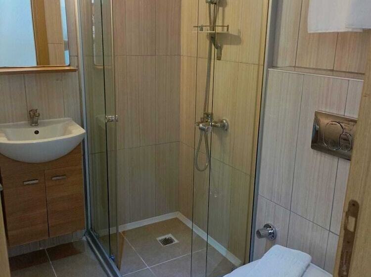 Номер Стандарт Вид на Море, Mia Hill Suites
