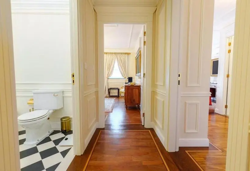 سوییت خانوادگی, Boutique Hotel Teatro