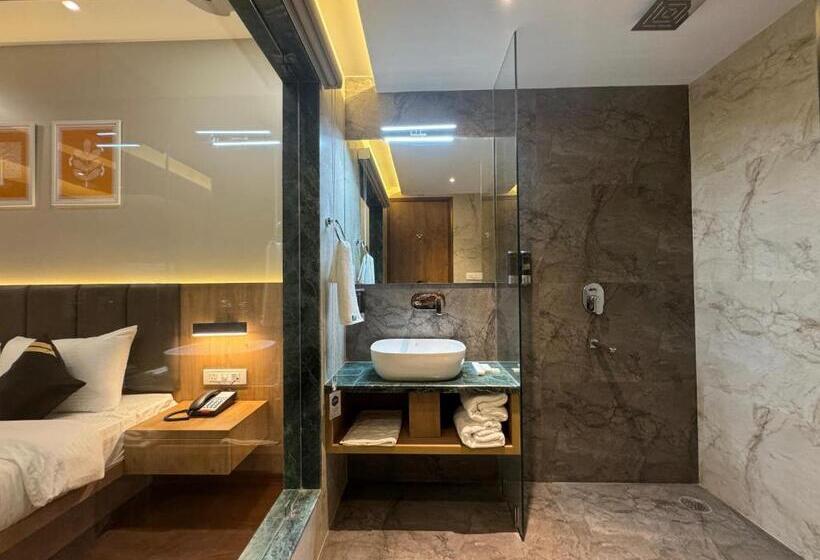 اتاق لوکس, Vieanna Inn