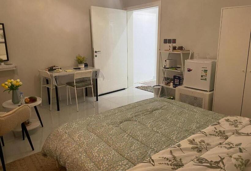 اتاق استاندارد, ملاذ غرفة أنيقة للسيدات والعوائل فقط