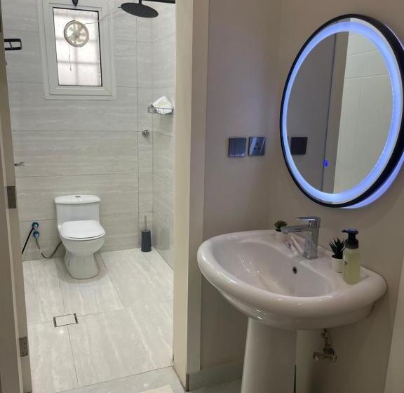 اتاق استاندارد, ملاذ غرفة أنيقة للسيدات والعوائل فقط