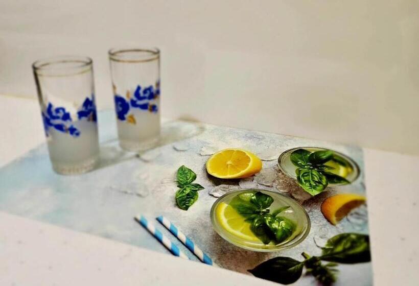 اتاق استاندارد با بالکن و چشم‌انداز دریا, Lemon House Borsh