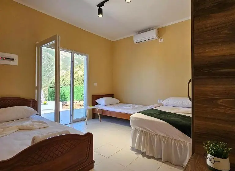 اتاق استاندارد با بالکن و چشم‌انداز دریا, Lemon House Borsh
