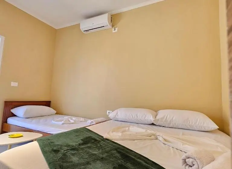 اتاق استاندارد با بالکن و چشم‌انداز دریا, Lemon House Borsh