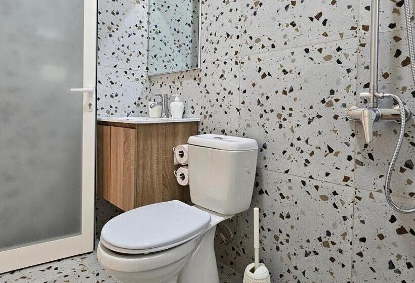 اتاق استاندارد با بالکن و چشم‌انداز دریا, Lemon House Borsh