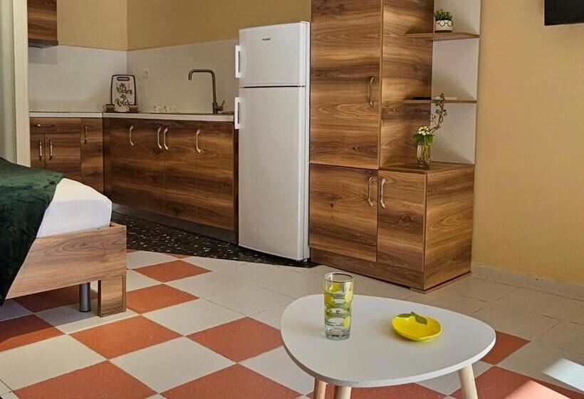 استودیو خانوادگی, Lemon House Borsh