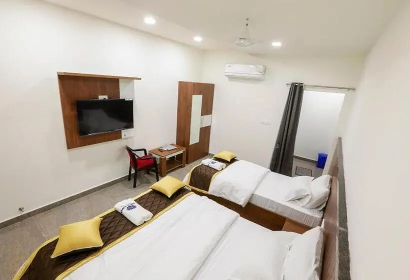 デラックストリプルルーム, Naga Luxury Suites  Triple Bed Room   Driver Free Stay