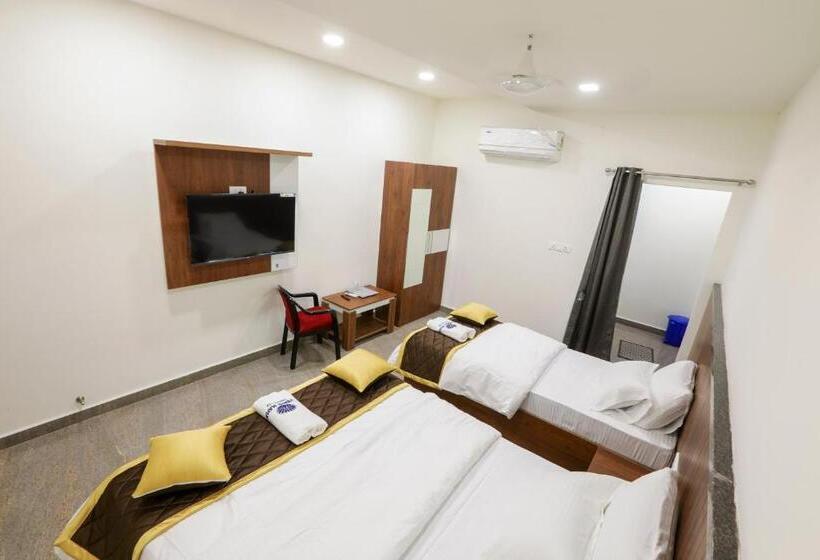 디럭스 트리플 룸, Naga Luxury Suites  Triple Bed Room   Driver Free Stay