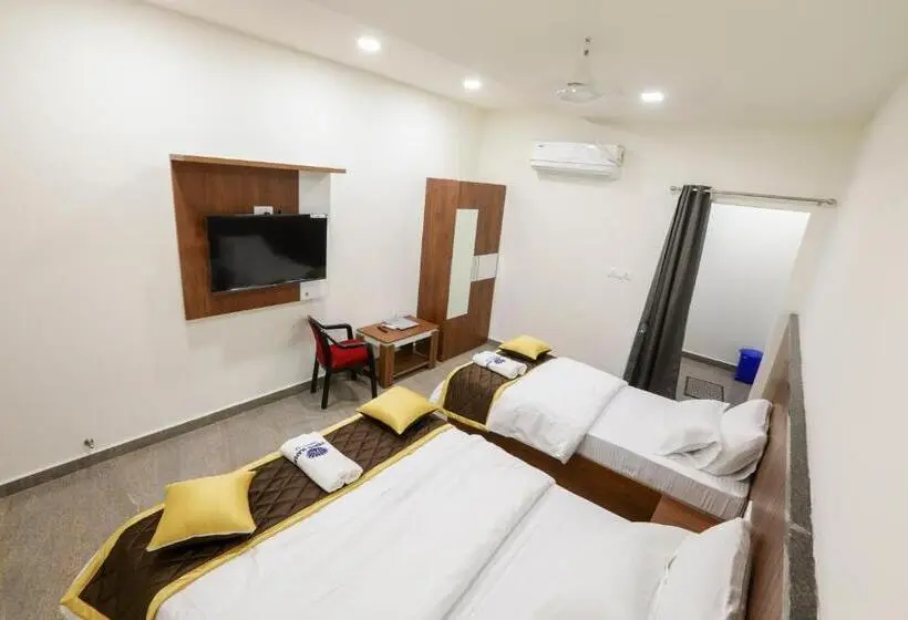 デラックストリプルルーム, Naga Luxury Suites  Triple Bed Room   Driver Free Stay