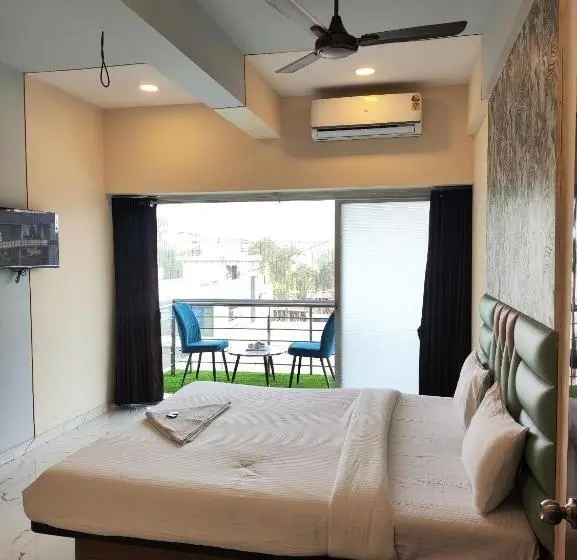 デラックスルーム, New Balaji Residency By Glitz Hotels
