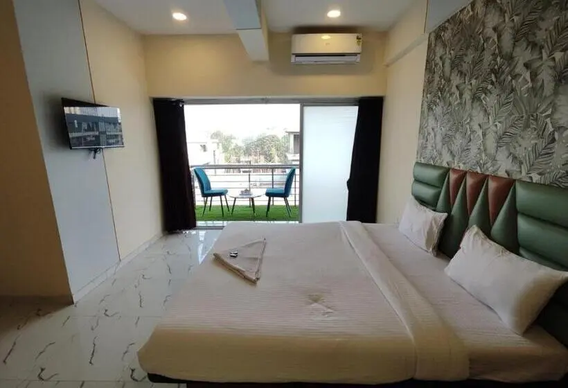 デラックスルーム, New Balaji Residency By Glitz Hotels