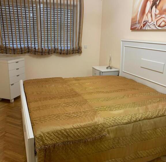 منزل 4 غرف نوم, Casa De Férias Alfena