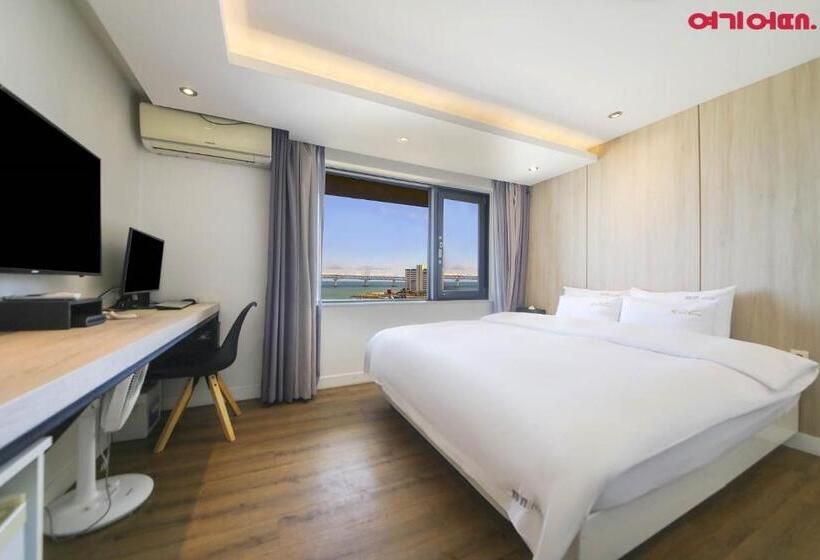 Camera Standard Vista Mare, 씨유호텔