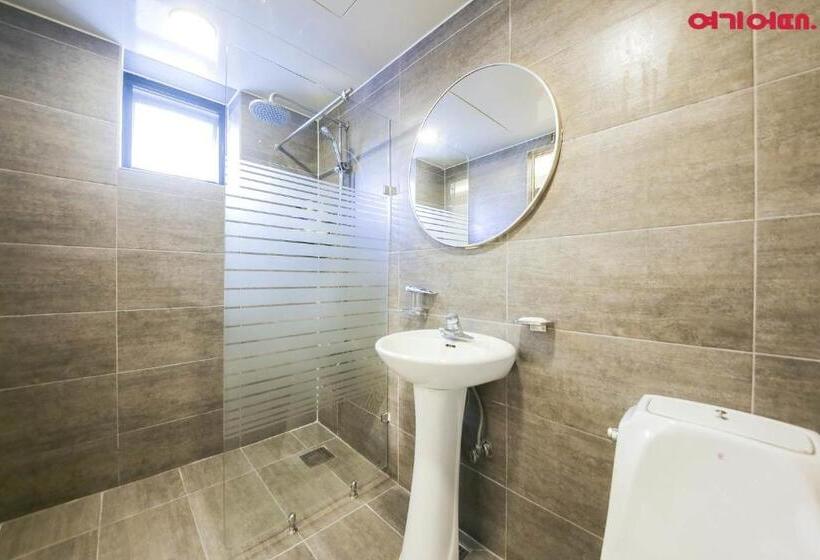 Camera Basic, 씨유호텔