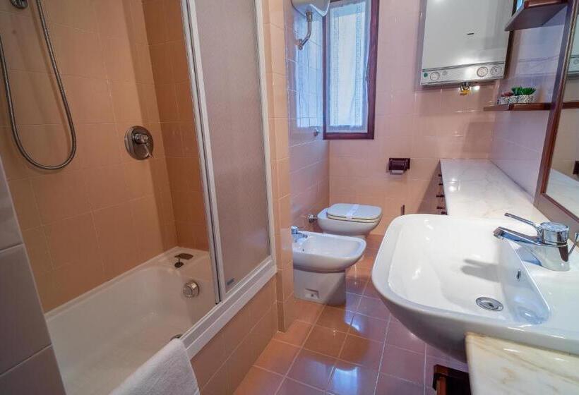 חדר סטנדרט לארבעה, B&b Da Monsignore