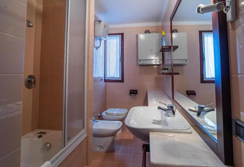 חדר סטנדרט לארבעה, B&b Da Monsignore