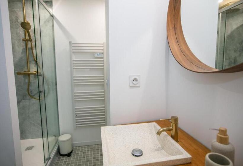 プールビュースタンダードルーム, Erreka Txikia