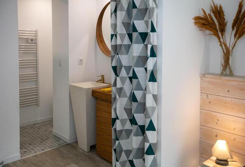 プールビュースタンダードルーム, Erreka Txikia