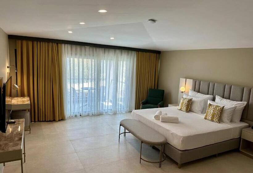 اتاق پریمیوم چهارنفره, Mare Alba